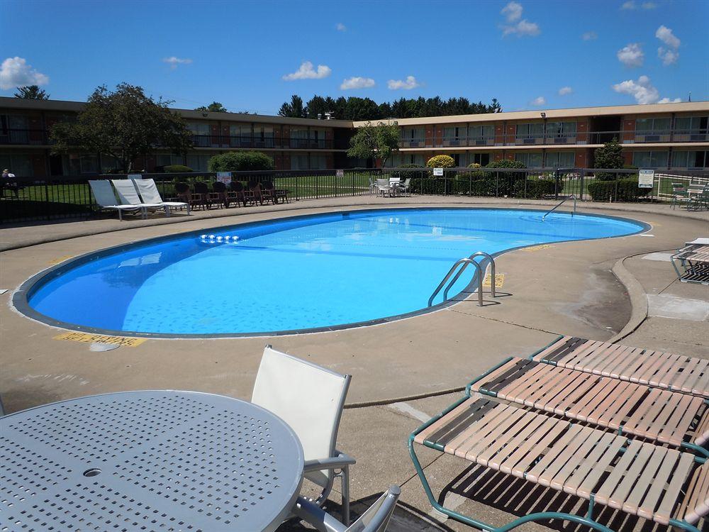 Red Roof Inn And Suites Battle Creek Exterior photo