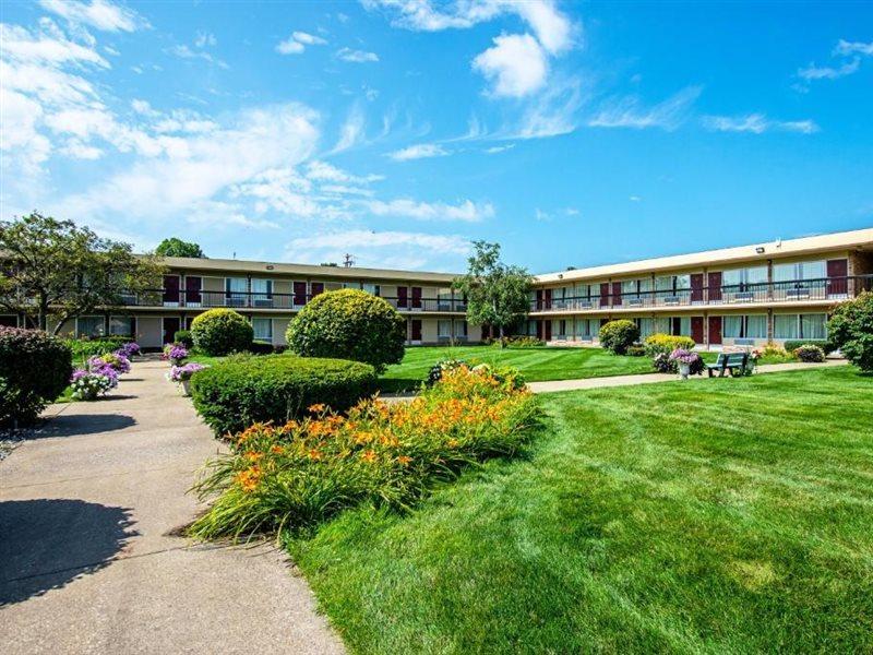 Red Roof Inn And Suites Battle Creek Exterior photo