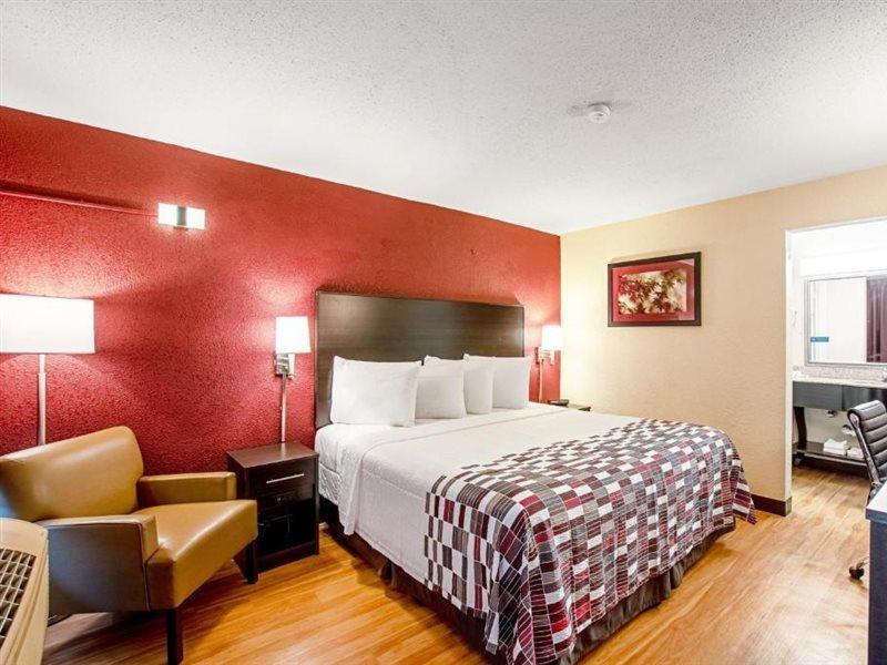 Red Roof Inn And Suites Battle Creek Exterior photo